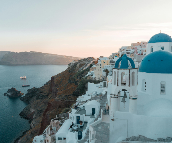 ΣΑΝΤΟΡΙΝΗ ΜΕ ΘΕΑ ΑΠΟ ΤΟ ΑΙΓΑΙΟ (ΟΛΟΚΛΗΡΗ ΜΕΡΑ)